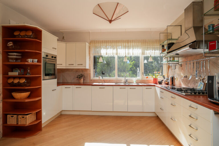 Vrijstaande woning te koop: van Heemstraweg-oost 9, Zaltbommel