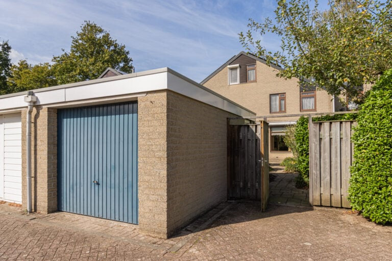 Tussenwoning te koop: Waluwestraat 30, Zaltbommel