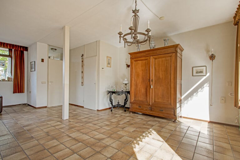 Tussenwoning te koop: Waluwestraat 30, Zaltbommel