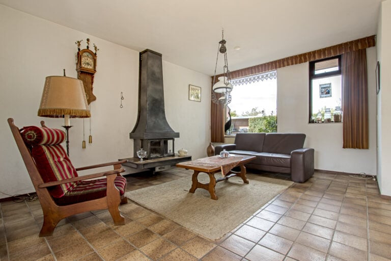 Tussenwoning te koop: Waluwestraat 30, Zaltbommel