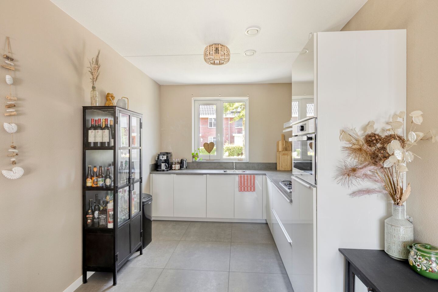 Tussenwoning te koop: Fiep Westendorplaan 169, Zaltbommel