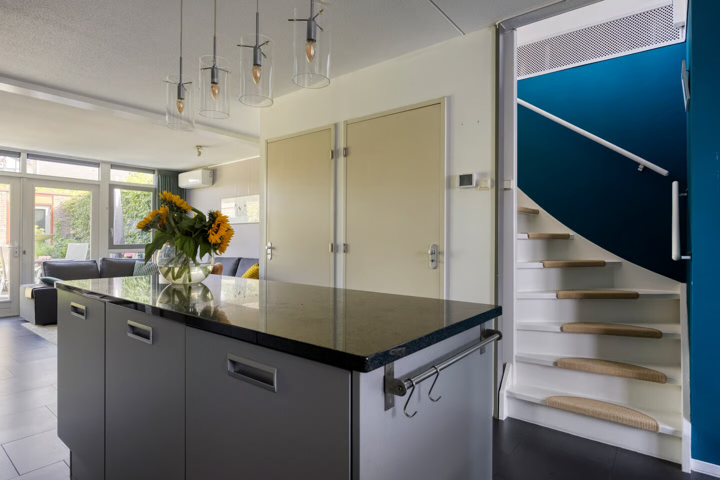 Tussenwoning te koop: Graaf Ottostraat 52, Zaltbommel