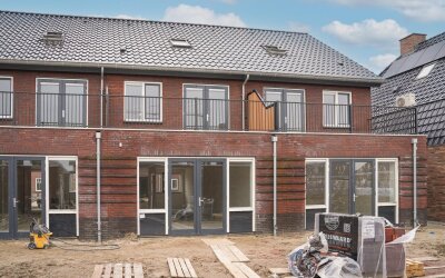 Hoog Bovene. 63