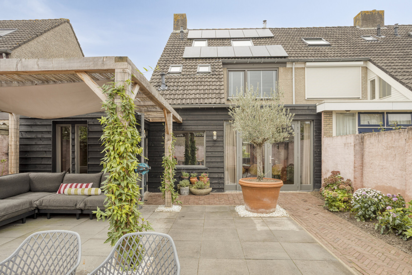 Tussenwoning te koop: Langehof 13, Ammerzoden