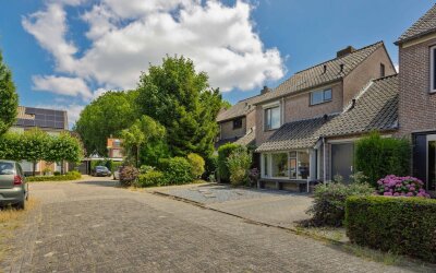 Pastoor Huissenstraat 8