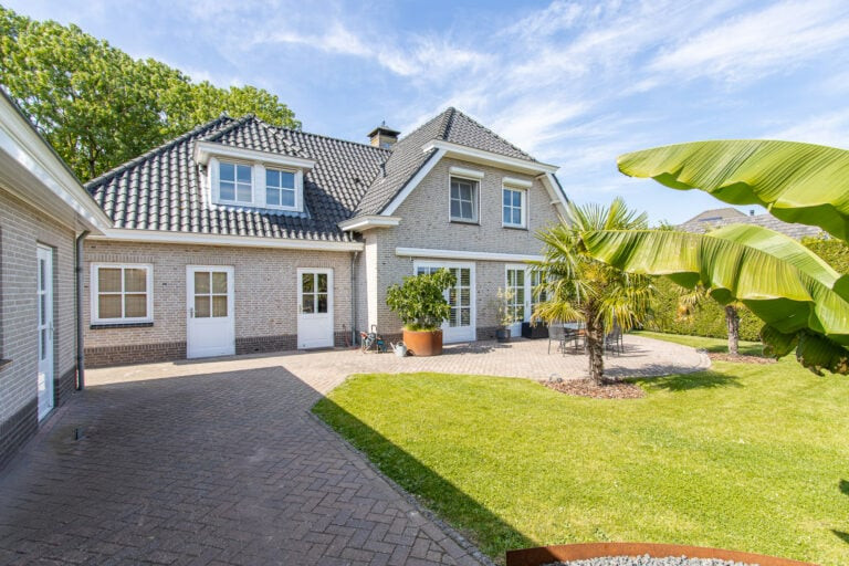 Vrijstaande woning te koop: Wielewaallaan 4, Hurwenen