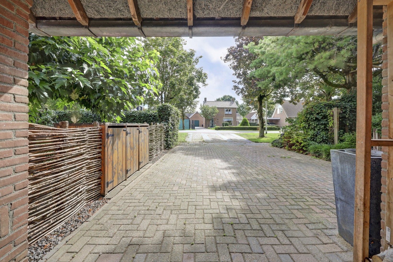 Hoekwoning te koop: Burgemeester van Randwijckstraat 42, Rossum