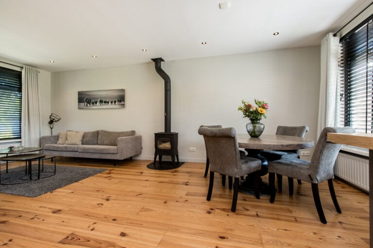 Tussenwoning te koop: Hogeweg 25, Rossum