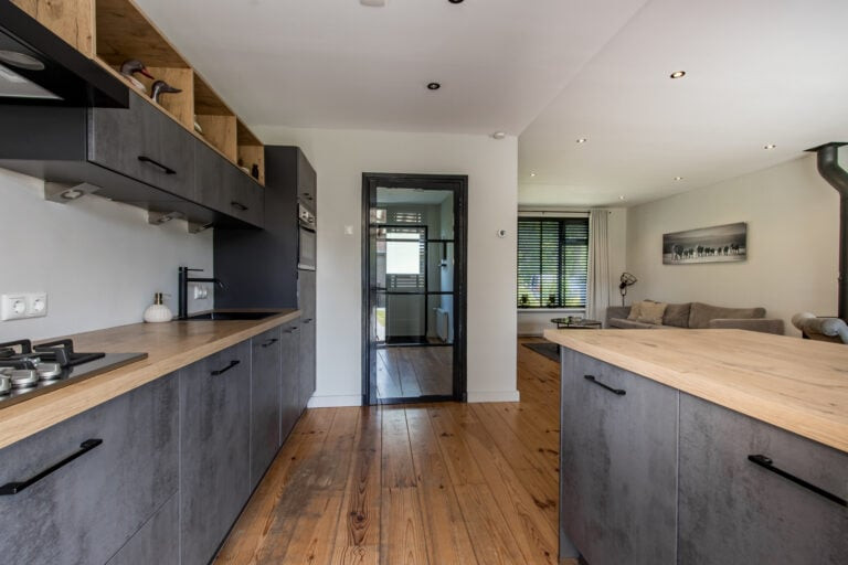 Tussenwoning te koop: Hogeweg 25, Rossum