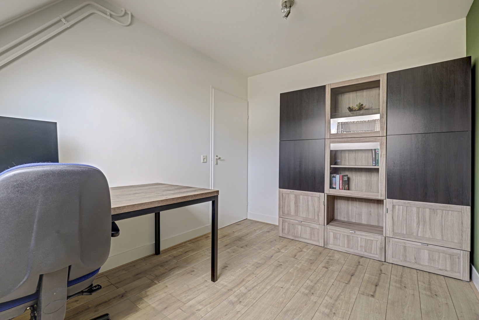 Tussenwoning te koop: De Torenvalk 21, Rossum