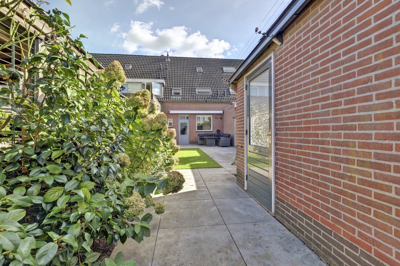 Tussenwoning te koop: De Torenvalk 21, Rossum