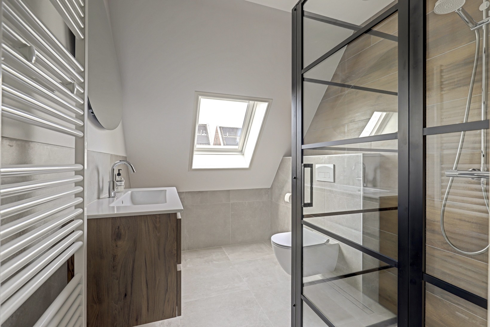 Tussenwoning te koop: De Torenvalk 21, Rossum