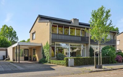 Van der Duyn van Maasdamstraat 42