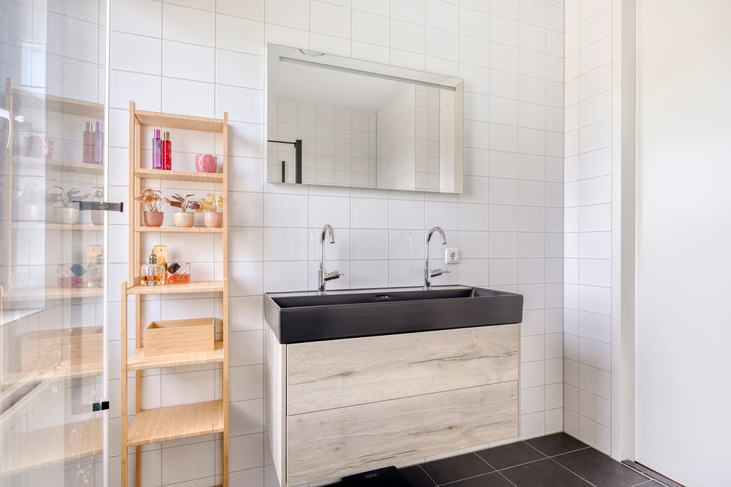 Tussenwoning te koop: Laan der Middeleeuwen 11, Oss