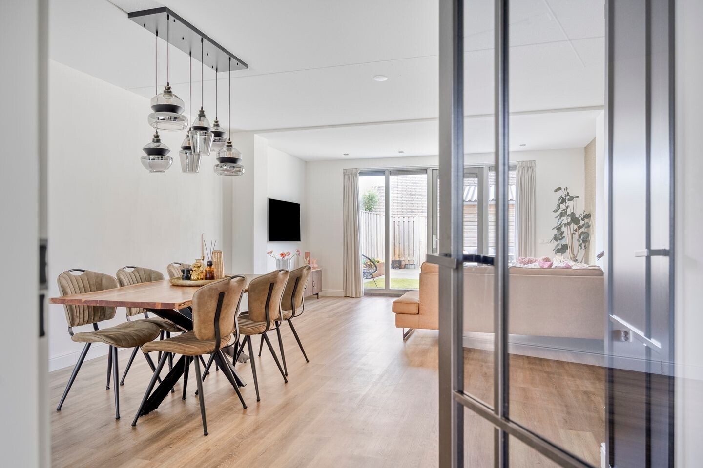 Tussenwoning te koop: Laan der Middeleeuwen 11, Oss