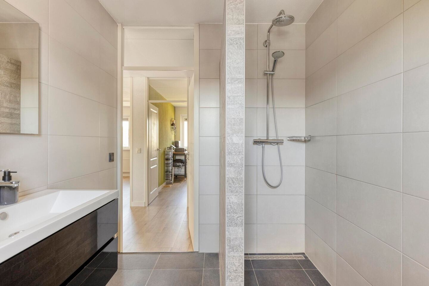 Tussenwoning te koop: Luchtenburg 20, Oss