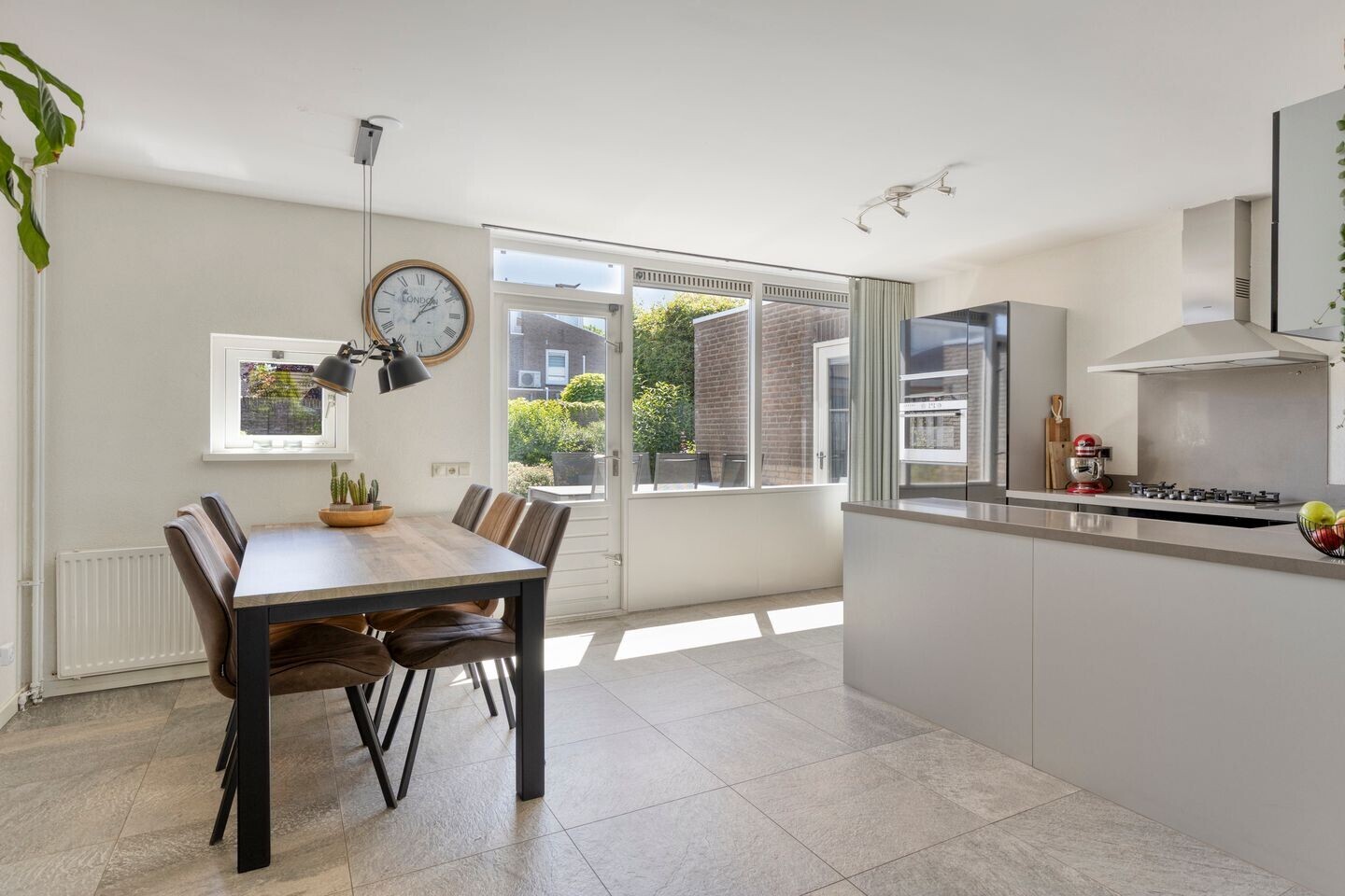 Tussenwoning te koop: Luchtenburg 20, Oss