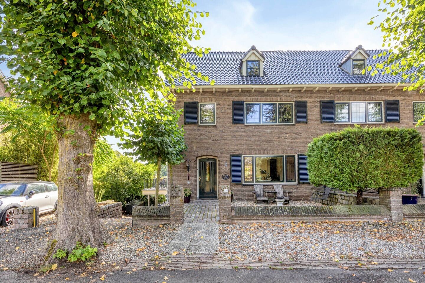 Twee-onder-één-kap te koop: G.W. Lovendaalsingel 24, Grave