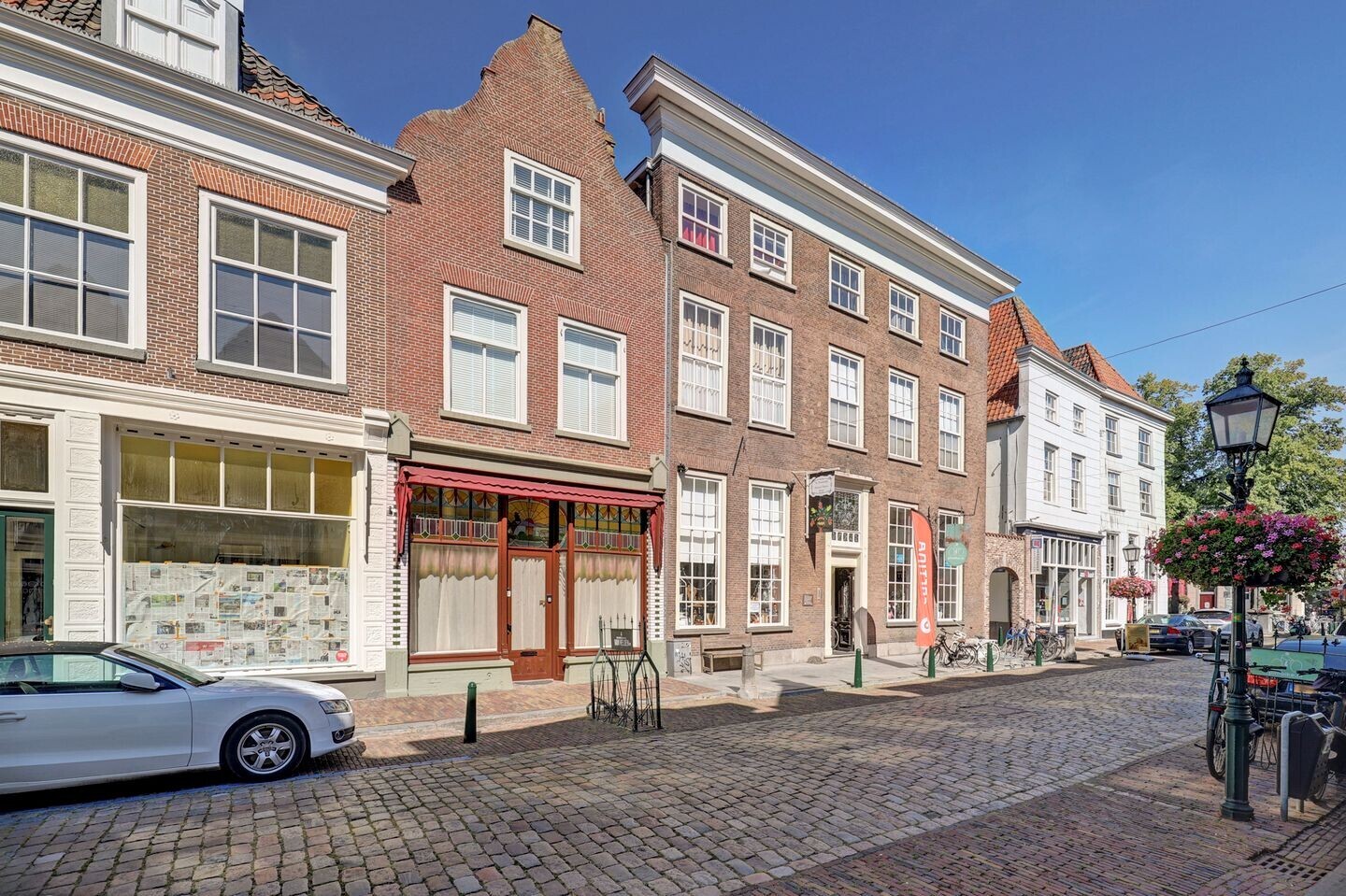 Tussenwoning te koop: Rogstraat 28, Grave
