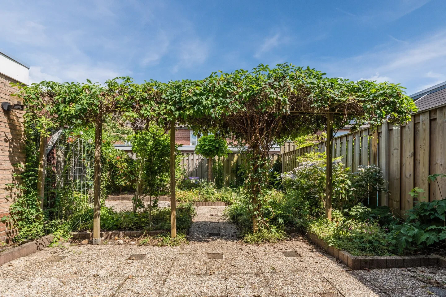 Tussenwoning te koop: de Quaylaan 74, Grave