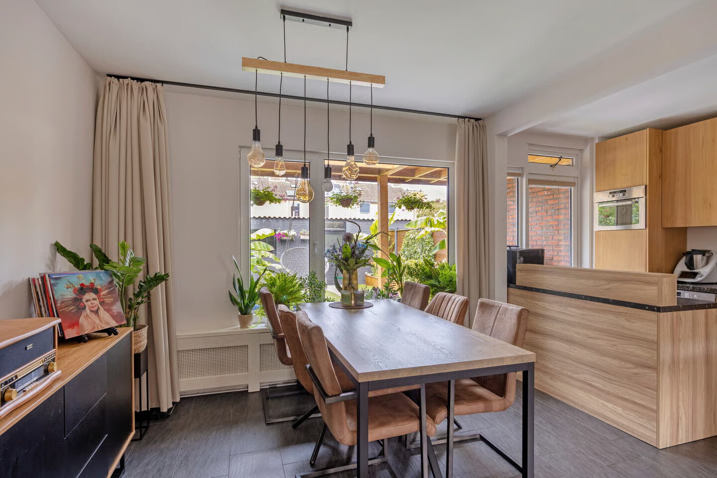 Tussenwoning te koop: Ruyllaan 5, Grave