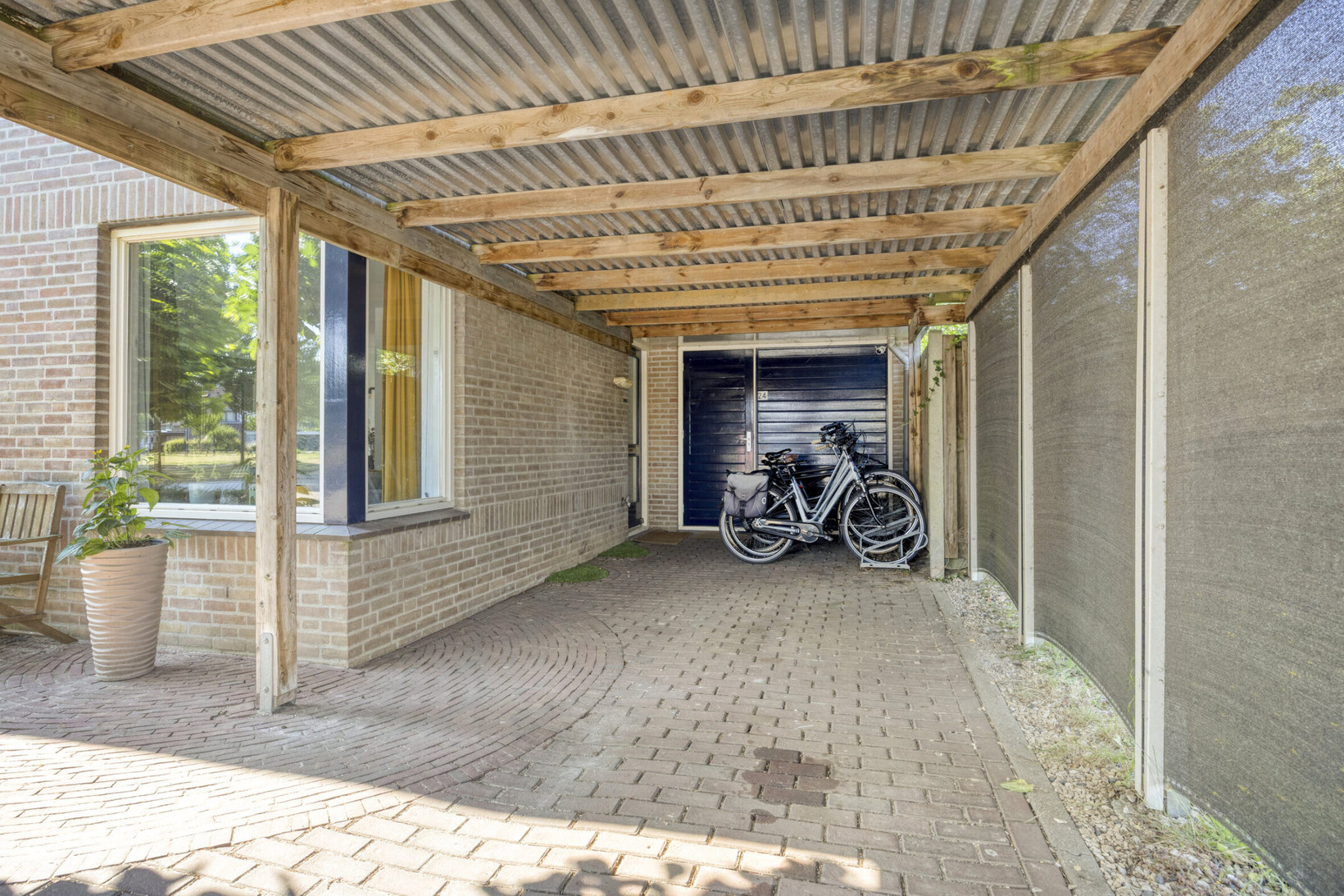 Twee-onder-één-kap te koop: Ooievaarshorst 24, Grave