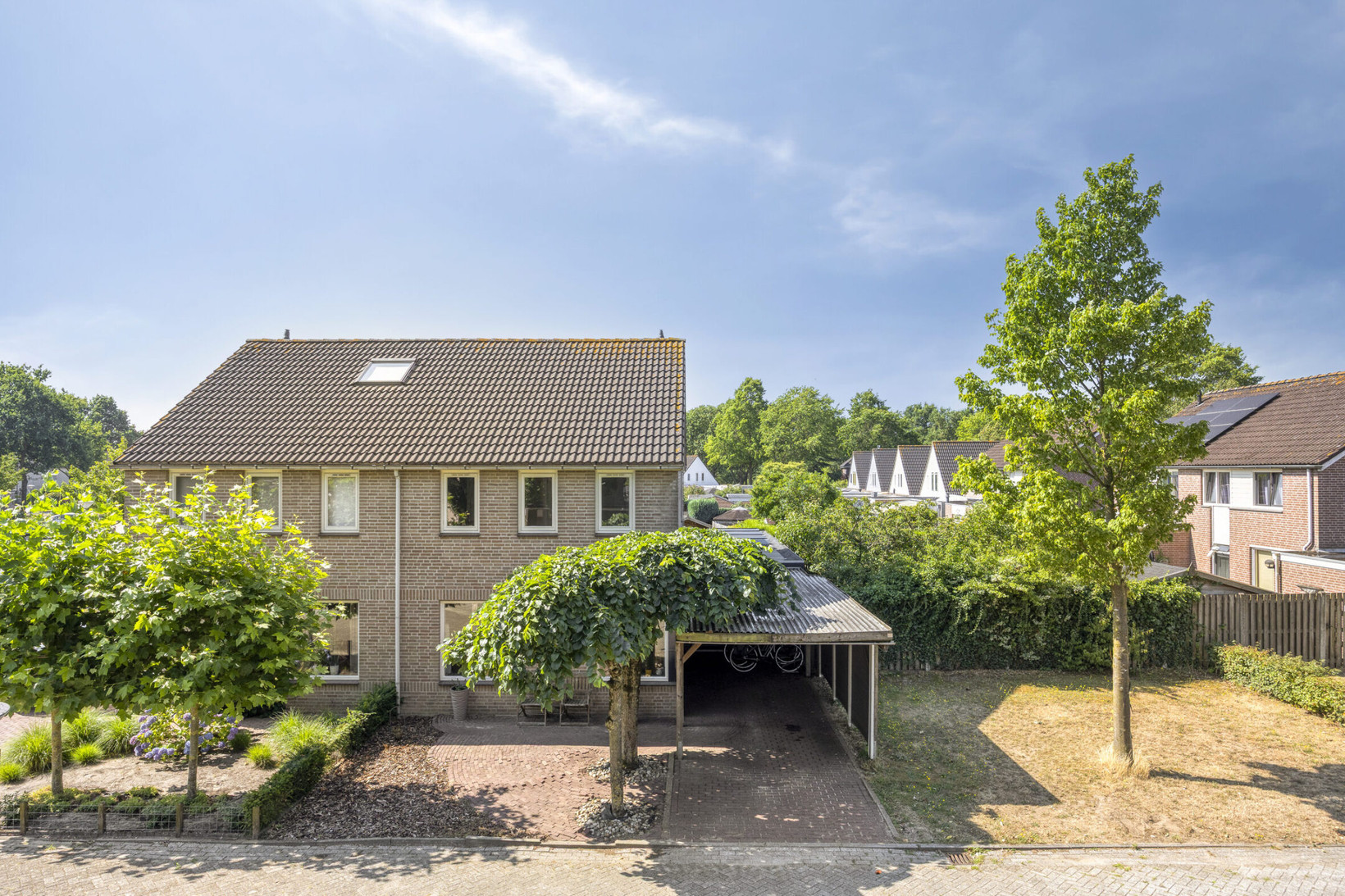 Twee-onder-één-kap te koop: Ooievaarshorst 24, Grave