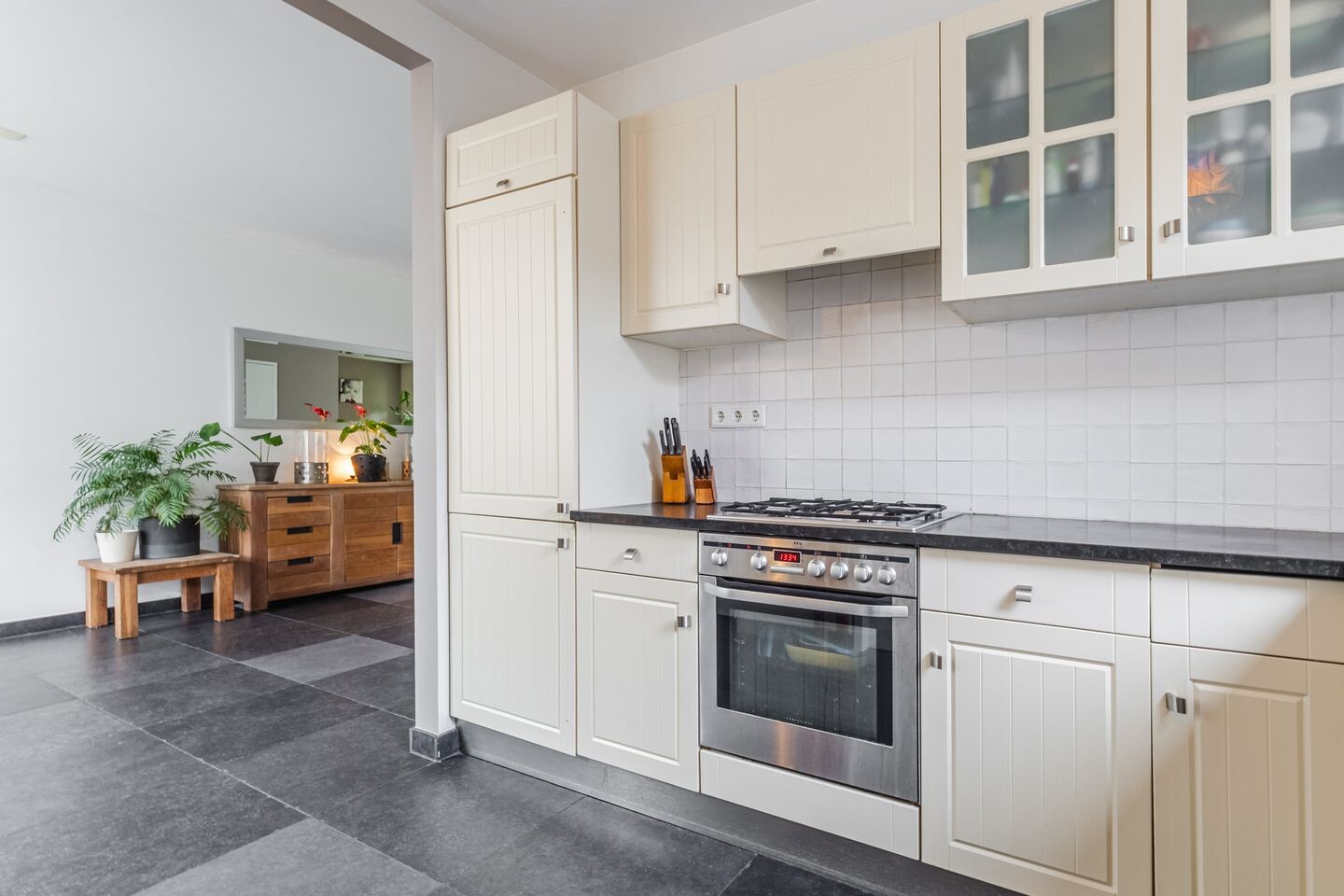 Twee-onder-één-kap te koop: Tolschestraat 13A, Velp