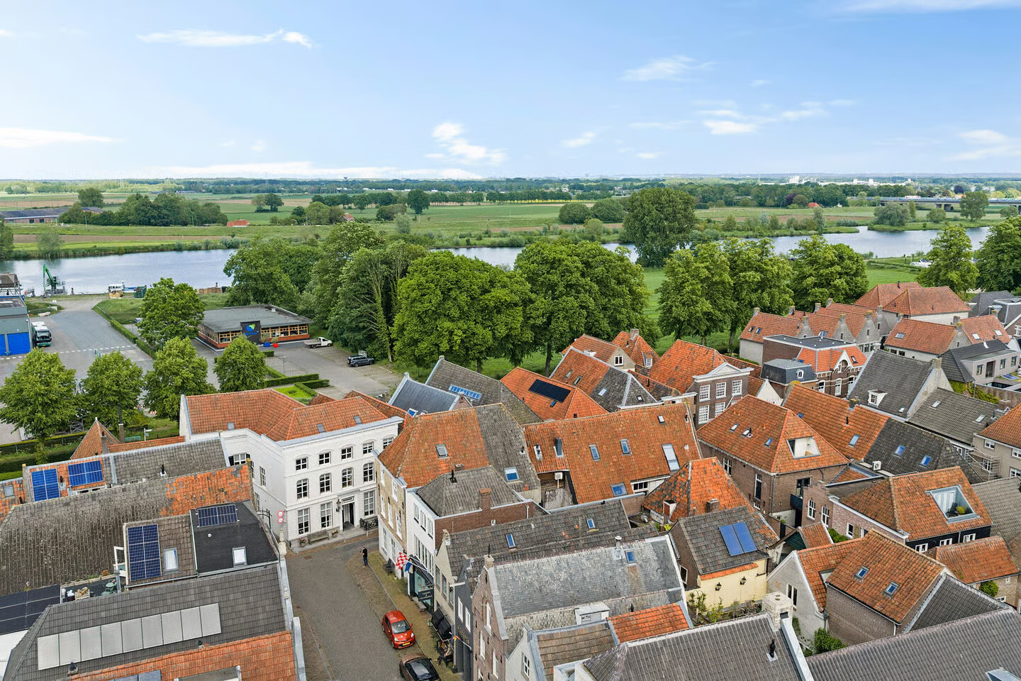 Tussenwoning te koop: Kolonel Wilsstraat 1, Ravenstein
