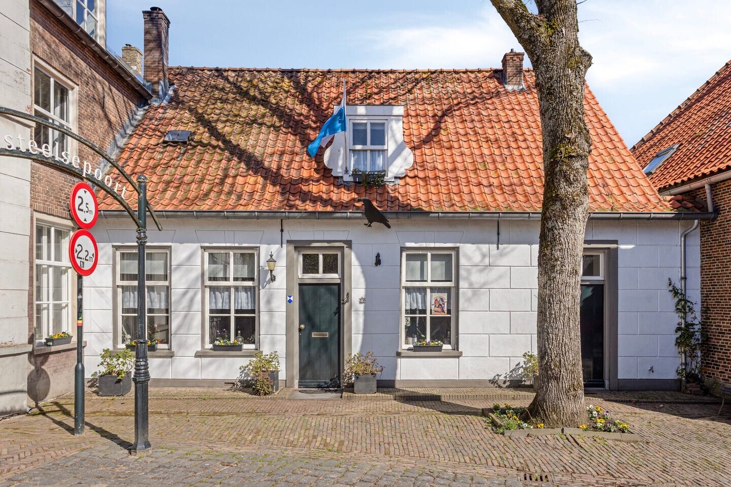 Hoekwoning te koop: St. Luciastraat 10, Ravenstein