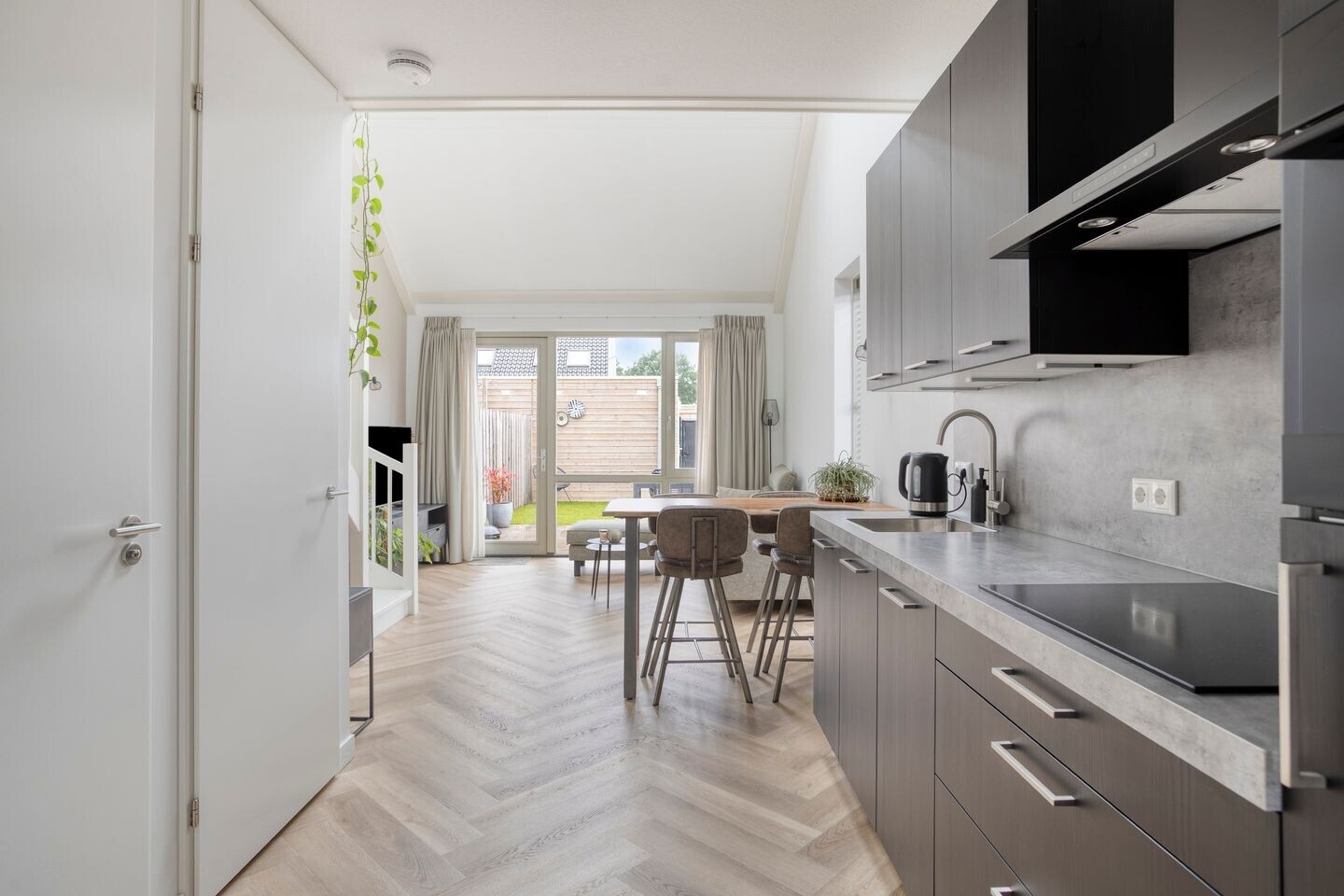 Hoekwoning te koop: Het Kruisstuk 2, Ravenstein