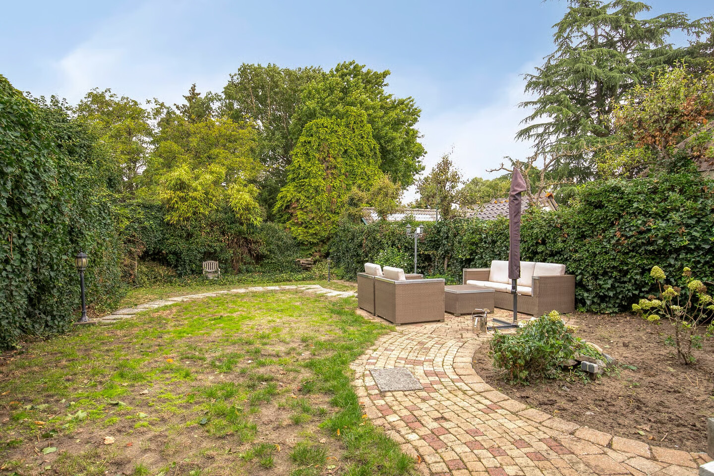 Hoekwoning te koop: Tolweg 1A, Geffen
