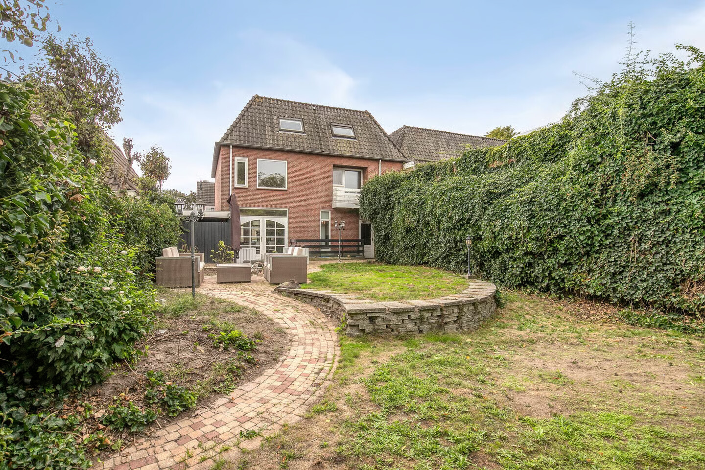 Hoekwoning te koop: Tolweg 1A, Geffen