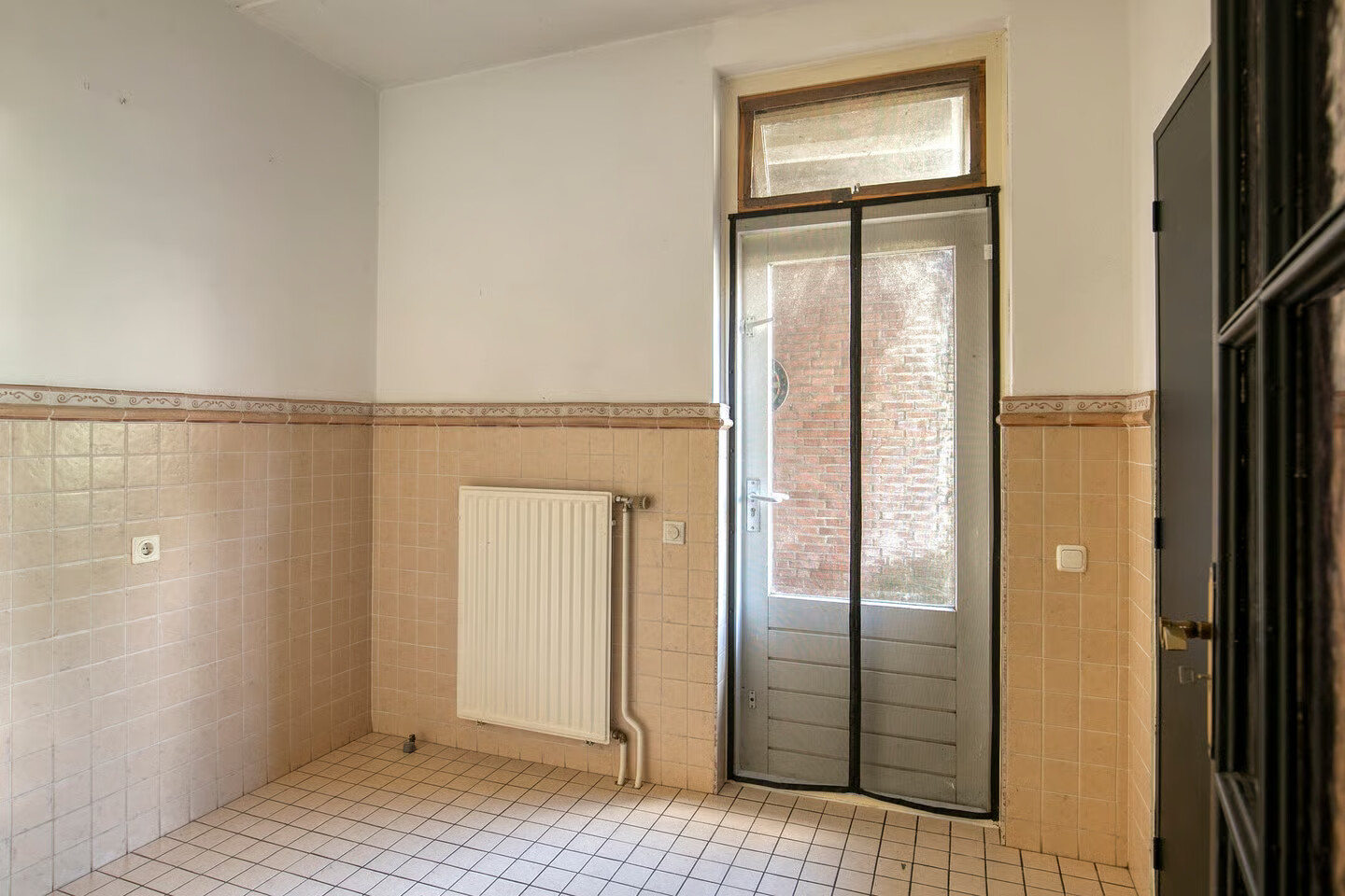 Hoekwoning te koop: Tolweg 1A, Geffen