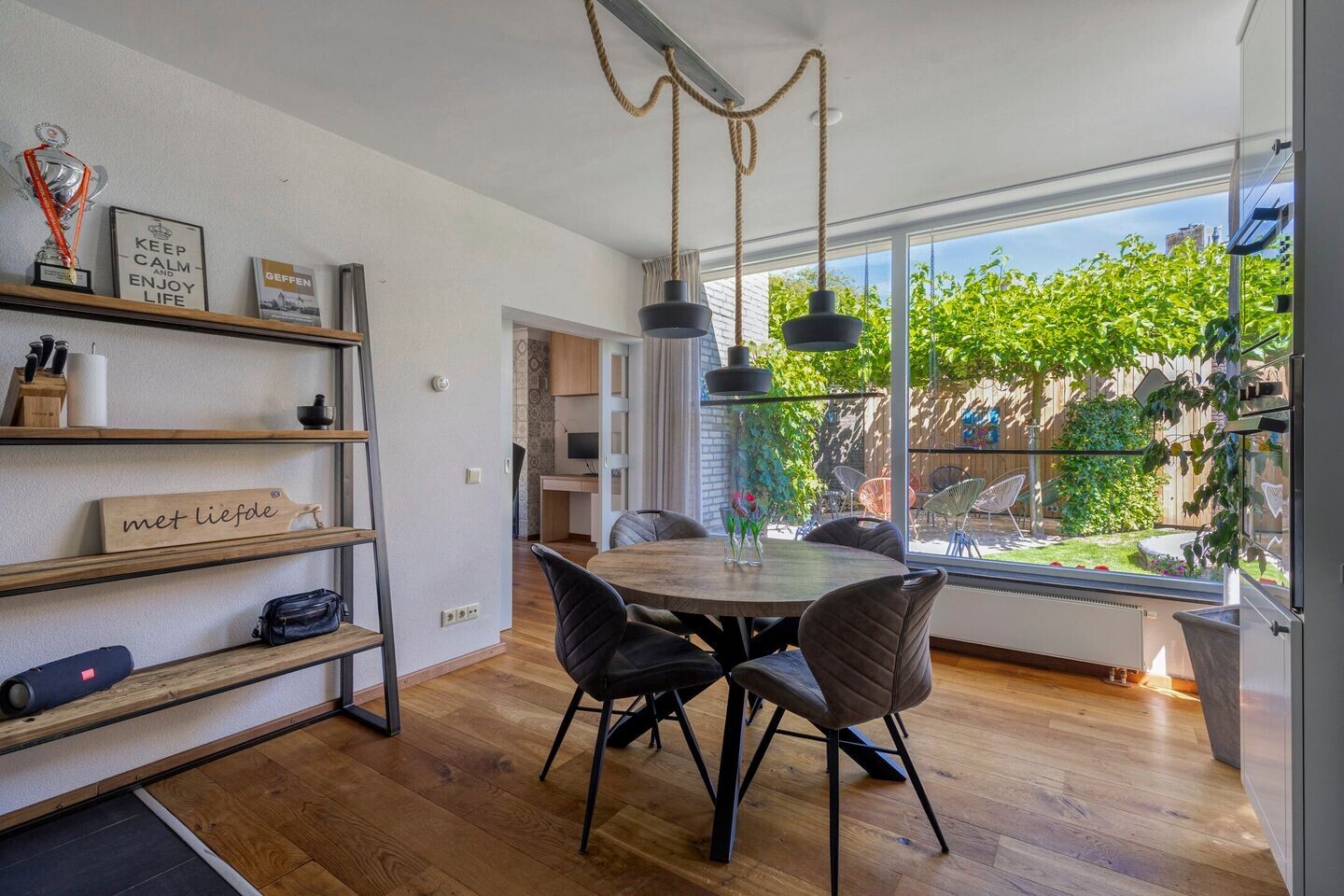 Vrijstaande woning te koop: Simon van den Berghstraat 42, Geffen