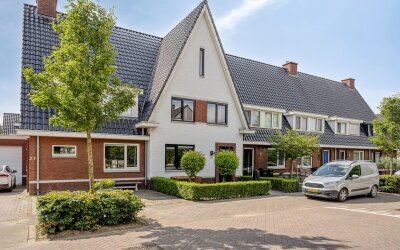 Van Irhovenstraat 25