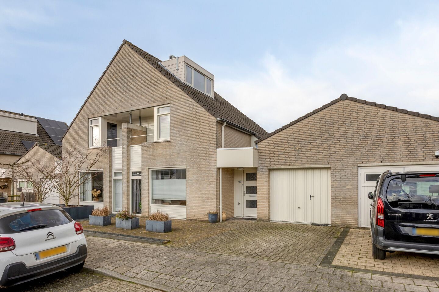 Tussenwoning te koop: Missielaan 26, Uden