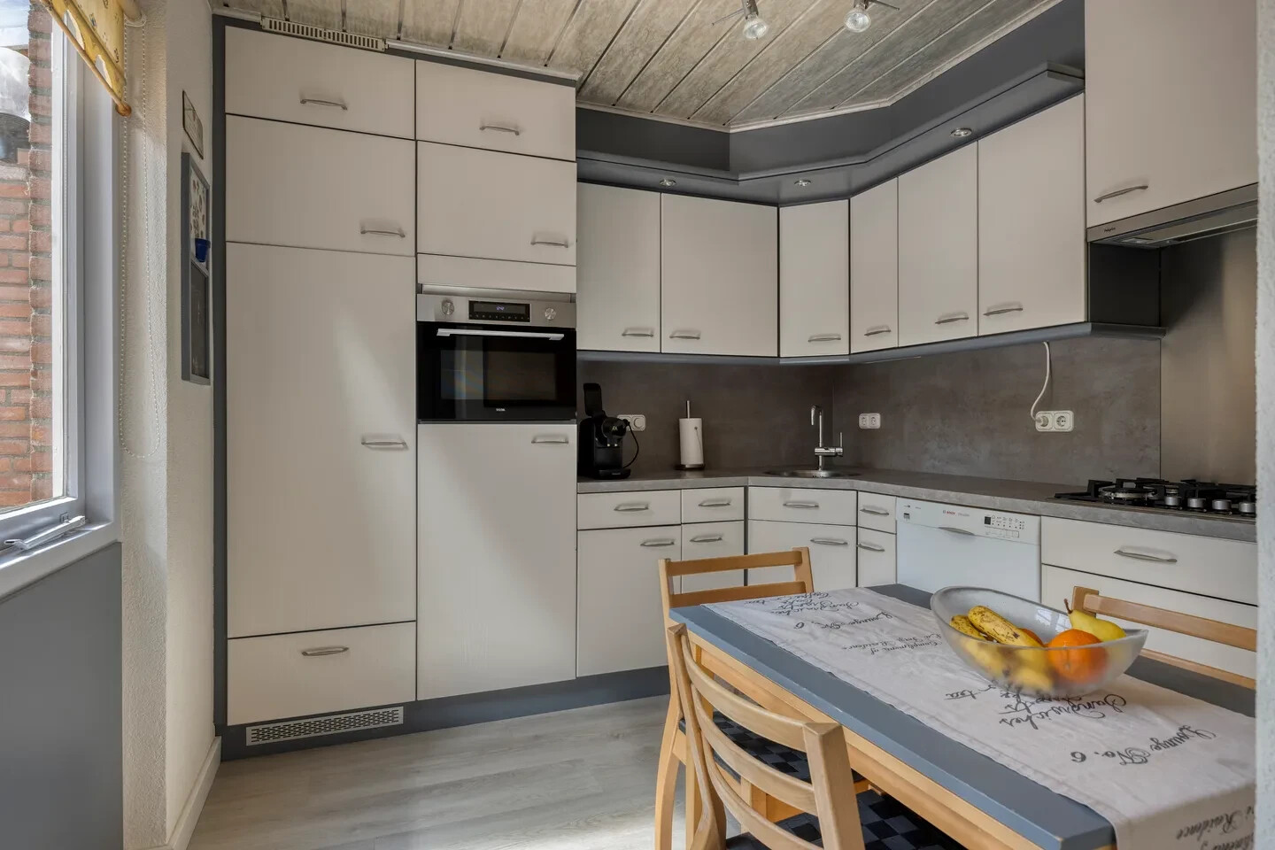 Tussenwoning te koop: Sterappel 49, Uden
