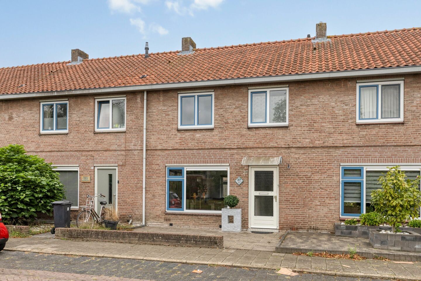 Tussenwoning te koop: Basstraat 37, Uden