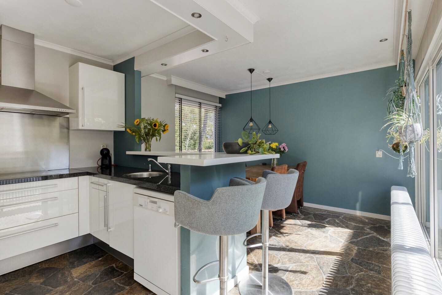 Hoekwoning te koop: Vaarzenhof 176, Uden