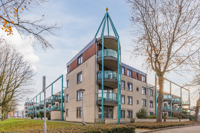 Kazernestra. 67