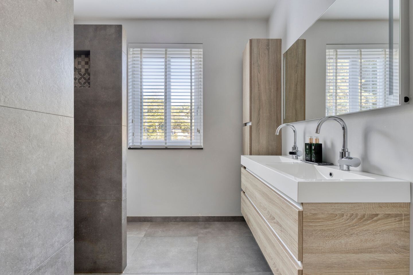 Tussenwoning te koop: Zonnedauw 24, Odiliapeel