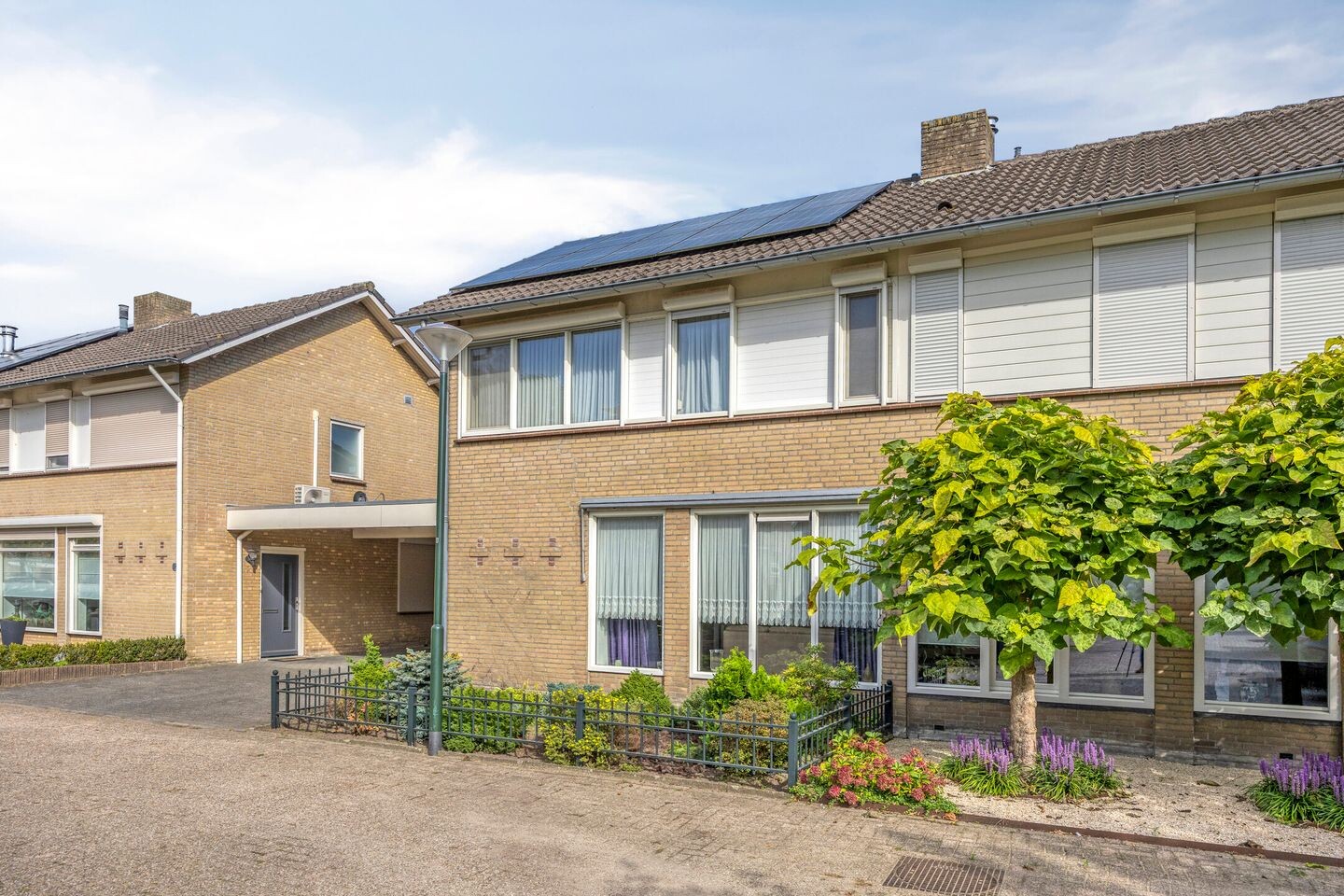 Twee-onder-één-kap te koop: Meeuwenlaan 32, Boekel