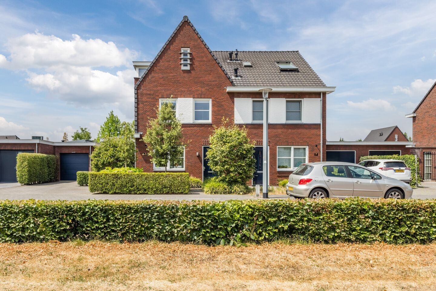 Twee-onder-één-kap te koop: Zilveresdoorn 5, Cuijk