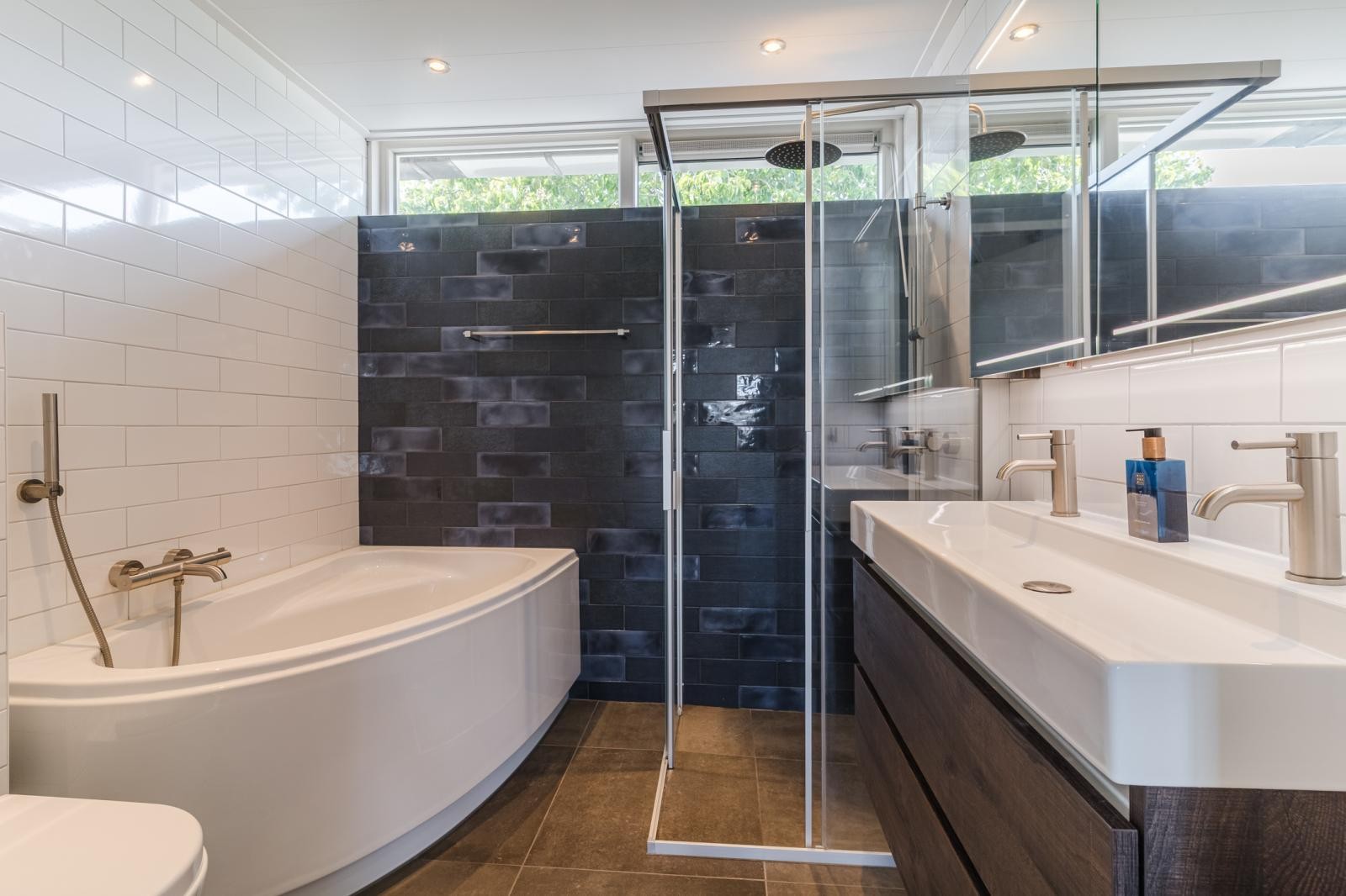 Tussenwoning te koop: Wolgastraat 24, Veghel
