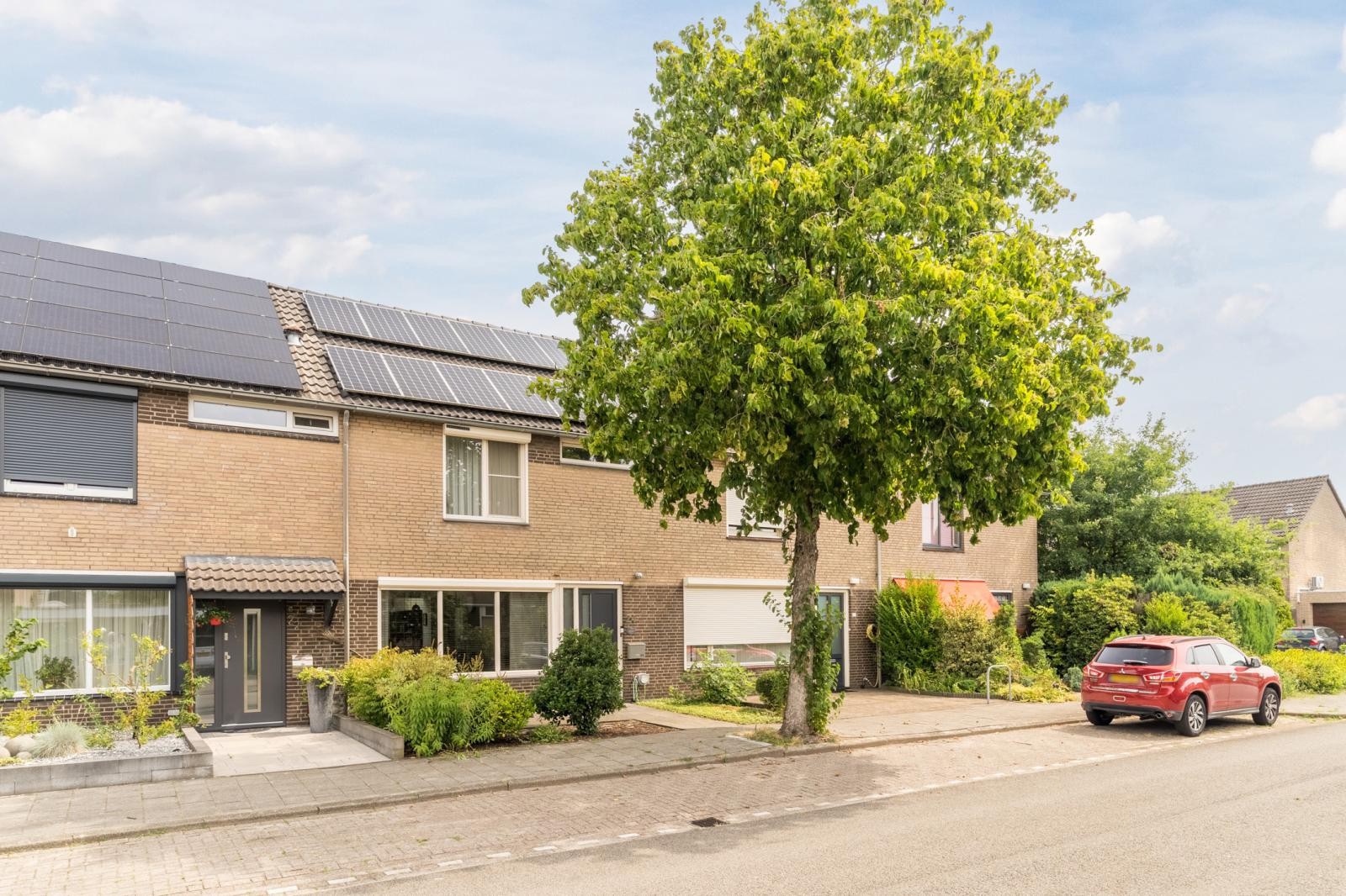 Tussenwoning te koop: Wolgastraat 24, Veghel