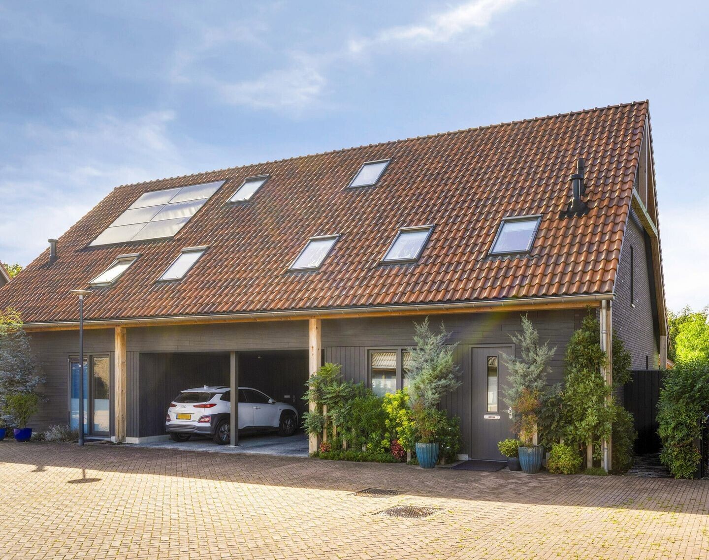 Twee-onder-één-kap te koop: Sandershoeve 9, Veghel