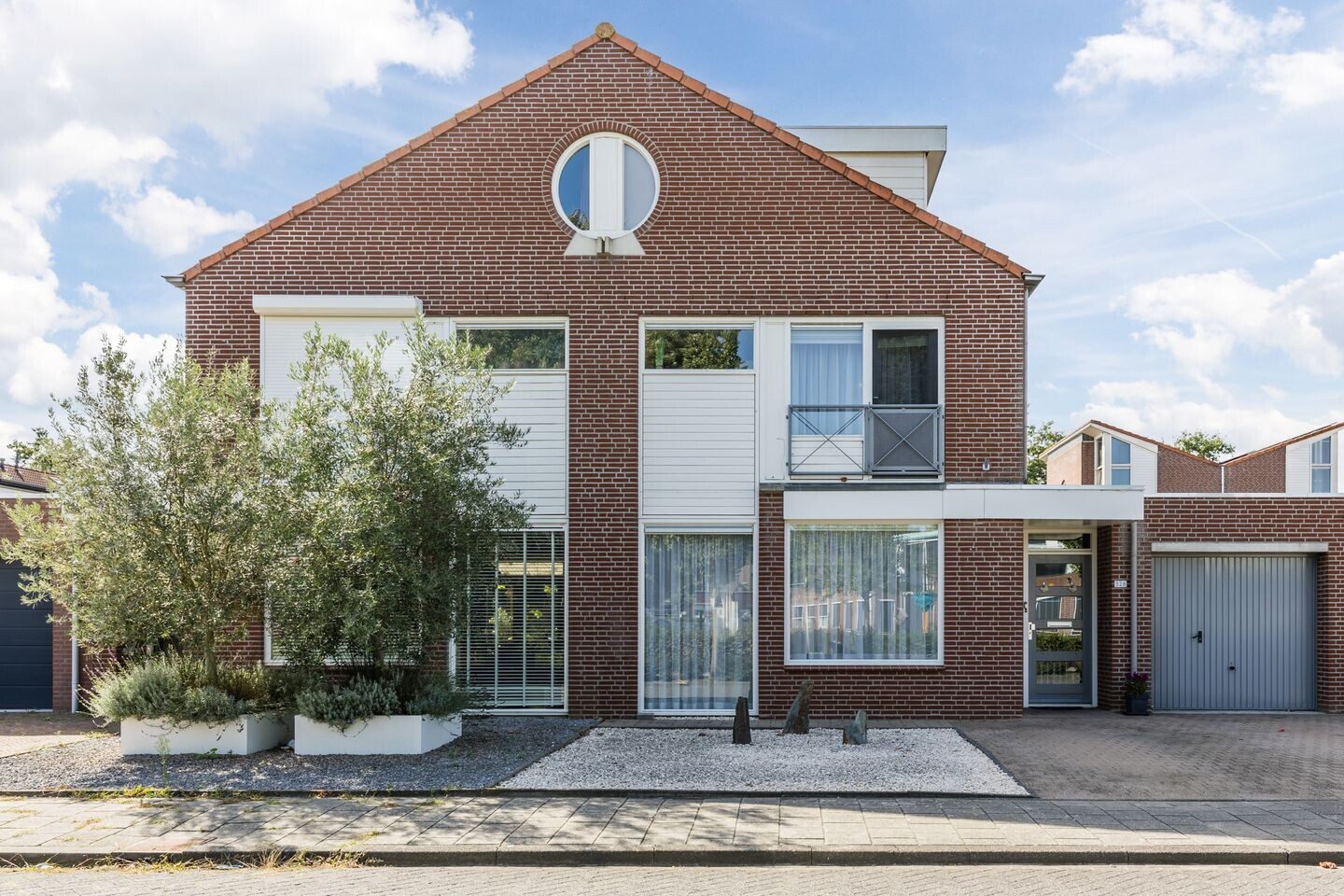 Tussenwoning te koop: Moerven 326, Veghel