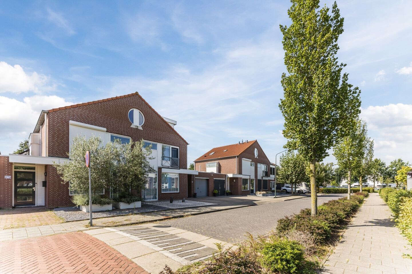 Tussenwoning te koop: Moerven 326, Veghel