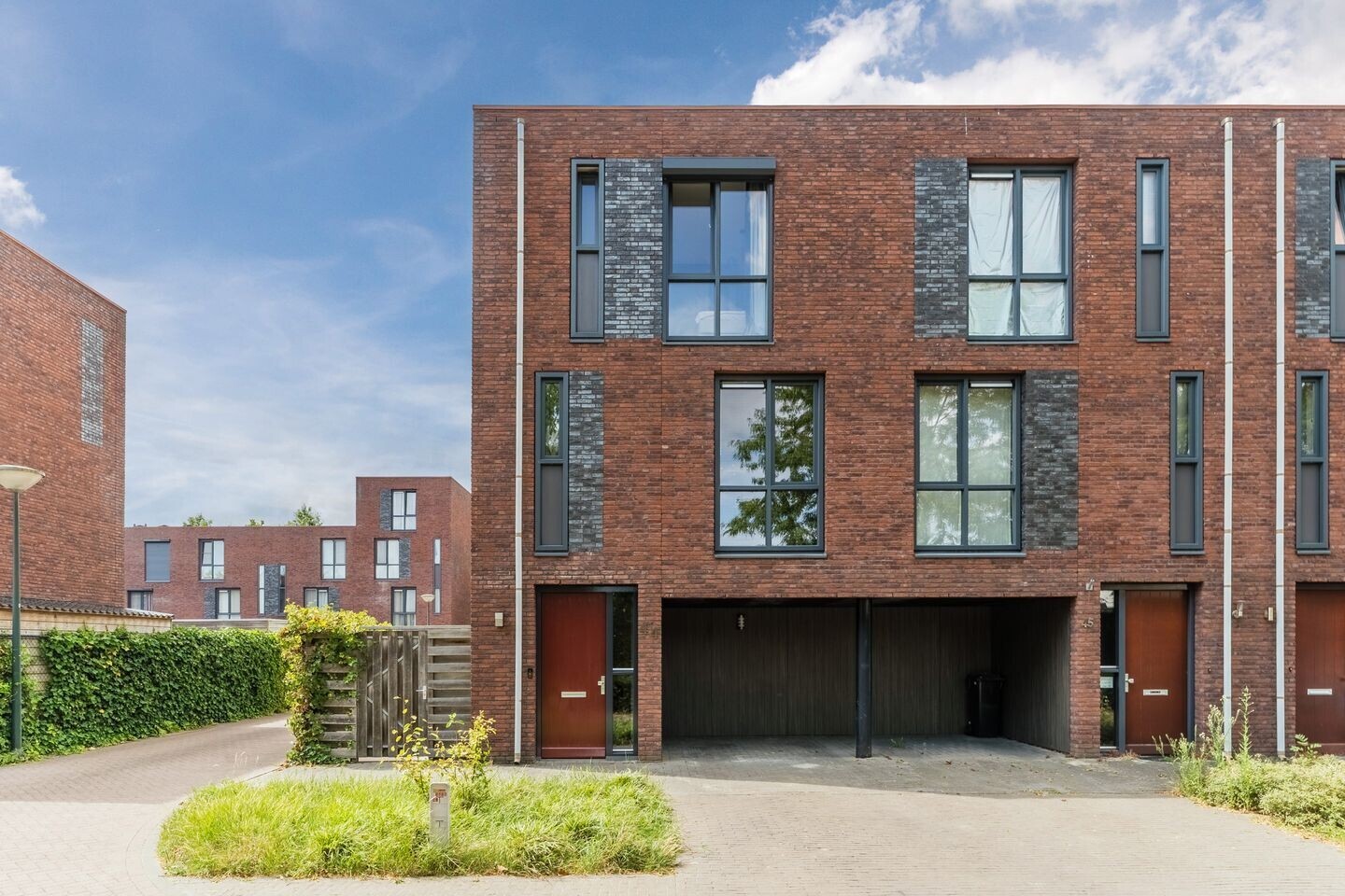 Hoekwoning te koop: Vlasven 44, Veghel